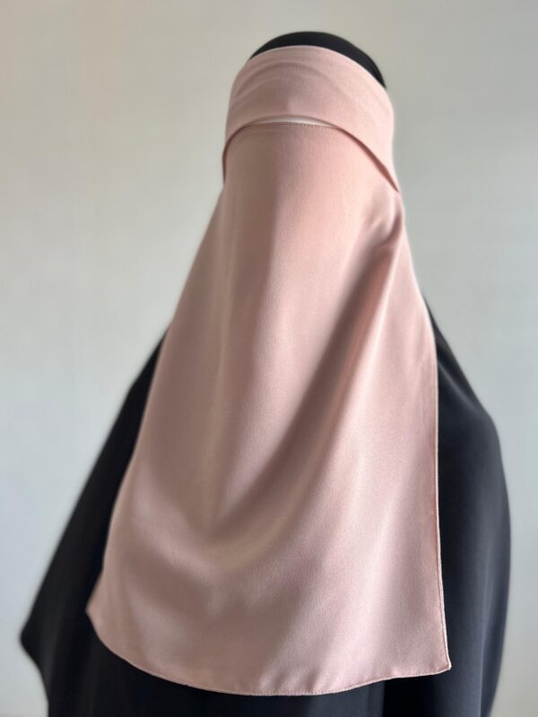 نقاب يمني