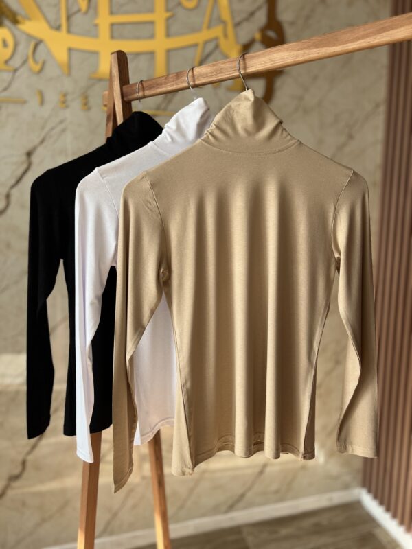 Pull col montant avec manche